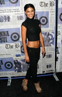 Jessica Szohr feet photo thumbnail