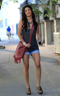 Jessica Szohr feet photo thumbnail