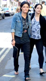 Jessica Szohr feet photo thumbnail
