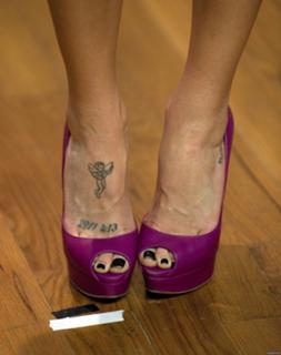 Jessica Szohr feet photo thumbnail