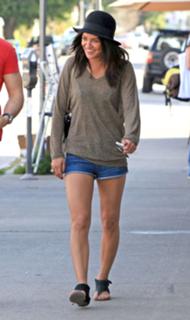 Jessica Szohr feet photo thumbnail