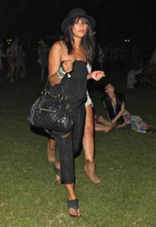 Jessica Szohr feet photo thumbnail