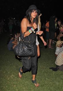 Jessica Szohr feet photo thumbnail