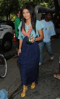 Jessica Szohr feet photo thumbnail