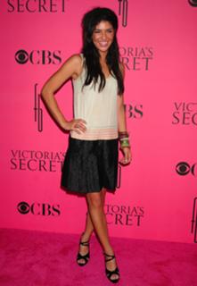 Jessica Szohr feet photo thumbnail