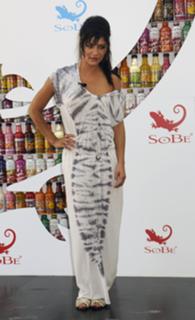 Jessica Szohr feet photo thumbnail