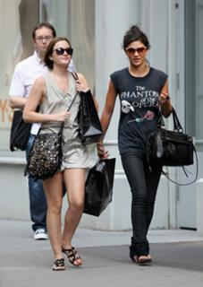 Jessica Szohr feet photo thumbnail