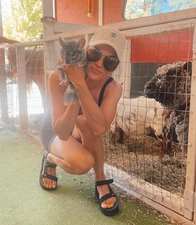 Jessica Szohr feet photo thumbnail
