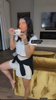 Jessica Szohr feet photo thumbnail
