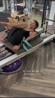 Jessica Szohr feet photo thumbnail
