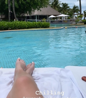 Jessica Thivenin feet photo 12