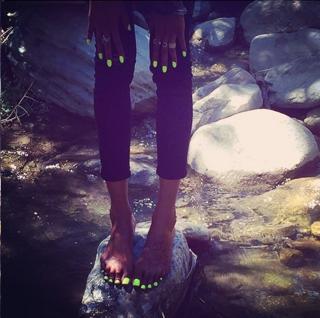 Jessica White feet photo 4