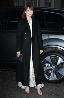 Jessie Buckley feet photo thumbnail