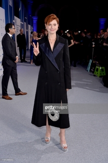 Jessie Buckley feet photo thumbnail