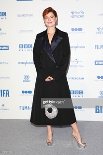 Jessie Buckley feet photo thumbnail