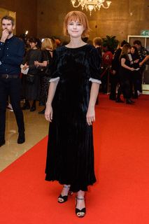 Jessie Buckley feet photo thumbnail