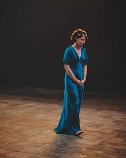 Jessie Buckley feet photo thumbnail