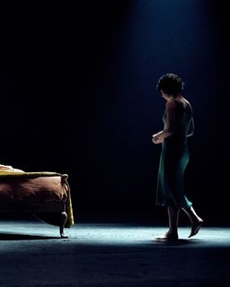 Jessie Buckley feet photo thumbnail