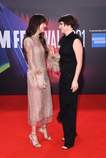 Jessie Buckley feet photo thumbnail