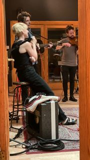 Jessie Buckley feet photo thumbnail