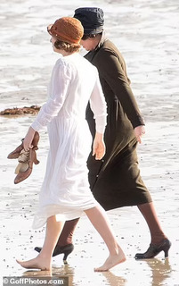 Jessie Buckley feet photo thumbnail