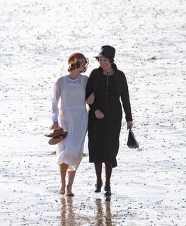 Jessie Buckley feet photo thumbnail