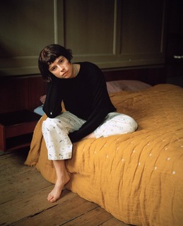 Jessie Buckley feet photo thumbnail