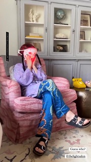 Jessie Buckley feet photo thumbnail