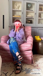 Jessie Buckley feet photo thumbnail