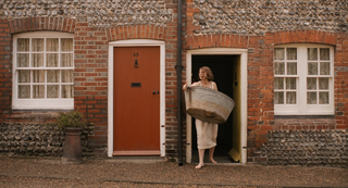 Jessie Buckley feet photo thumbnail