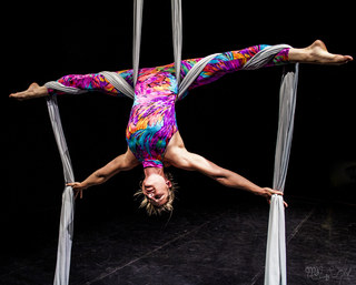 Jessie Graff feet photo 9