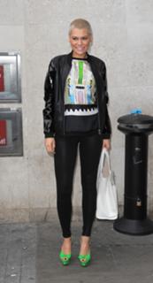 Jessie J feet photo thumbnail