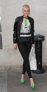 Jessie J feet photo thumbnail