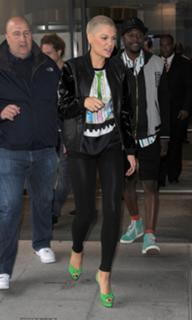 Jessie J feet photo thumbnail