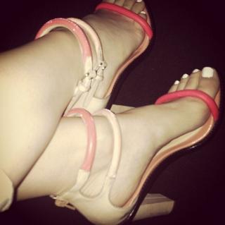 Jessie J feet photo thumbnail