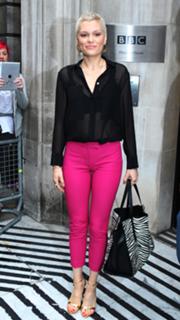 Jessie J feet photo thumbnail