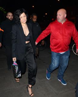 Jessie J feet photo thumbnail
