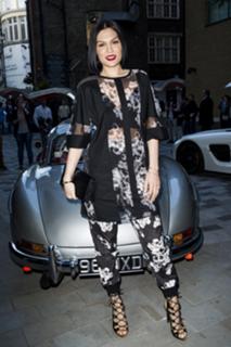 Jessie J feet photo thumbnail