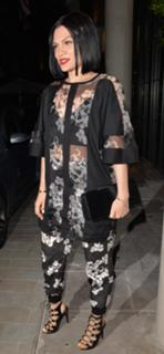 Jessie J feet photo thumbnail