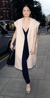 Jessie J feet photo thumbnail