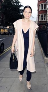 Jessie J feet photo thumbnail