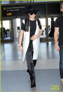 Jessie J feet photo thumbnail
