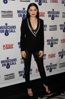 Jessie J feet photo thumbnail