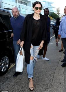 Jessie J feet photo thumbnail