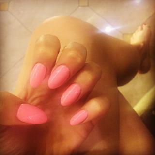 Jessie J feet photo thumbnail