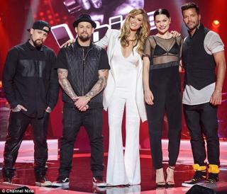 Jessie J feet photo thumbnail