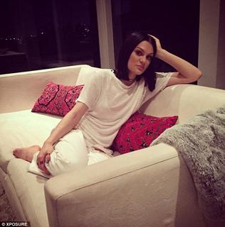Jessie J feet photo thumbnail