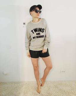Jessie J feet photo thumbnail