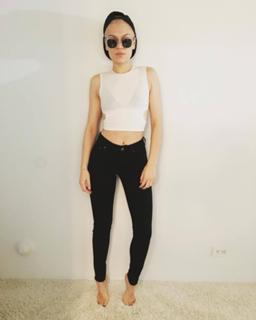 Jessie J feet photo thumbnail