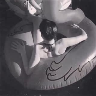 Jessie J feet photo thumbnail